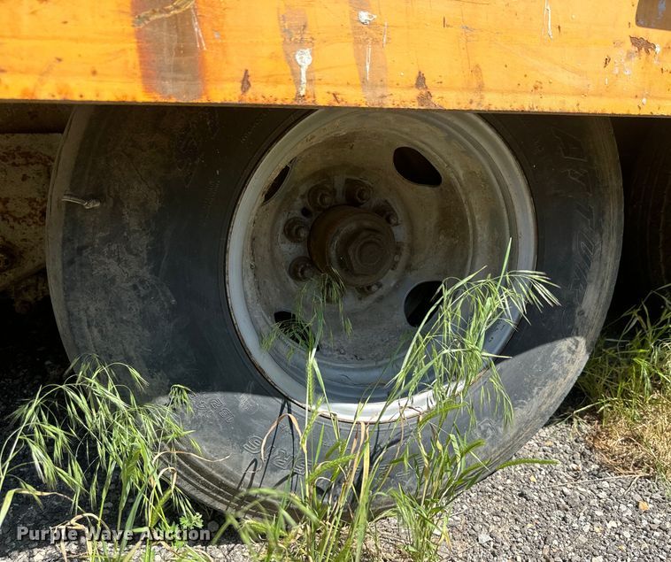 image for item DQ6773 2007 Interstate  equipment trailer