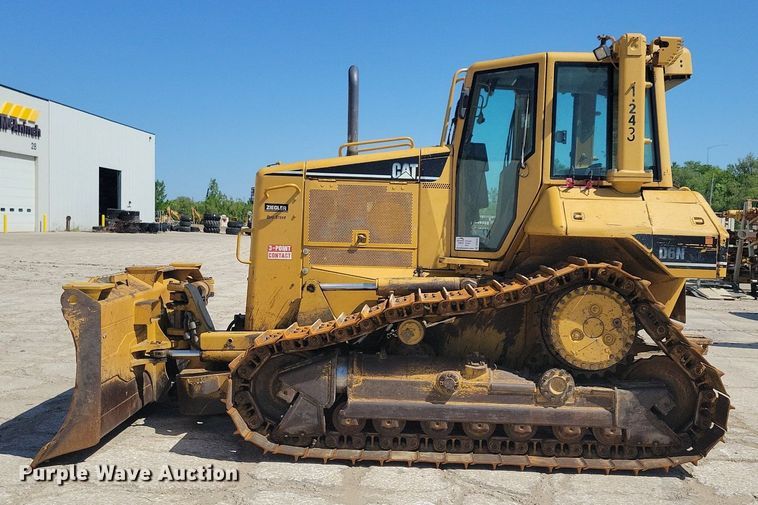image for item DR4306 2006 Caterpillar D6N XL dozer