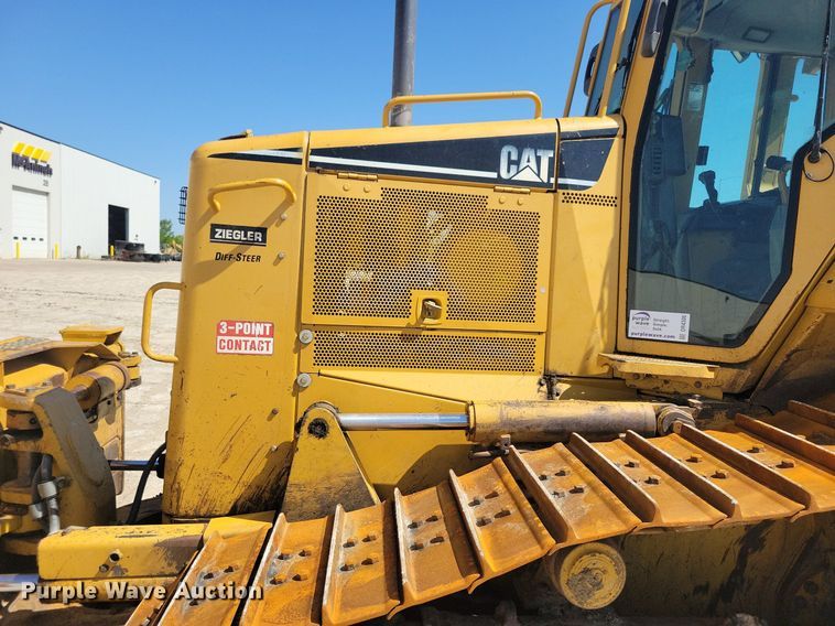 image for item DR4306 2006 Caterpillar D6N XL dozer