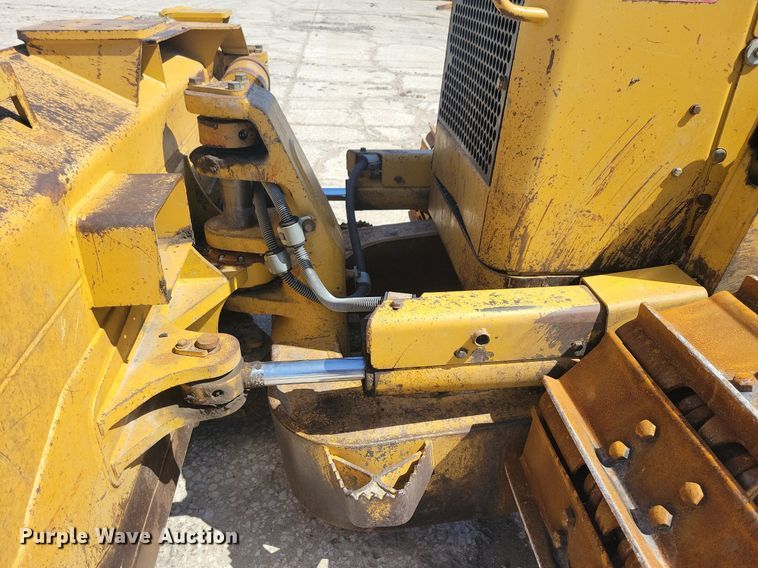 image for item DR4306 2006 Caterpillar D6N XL dozer
