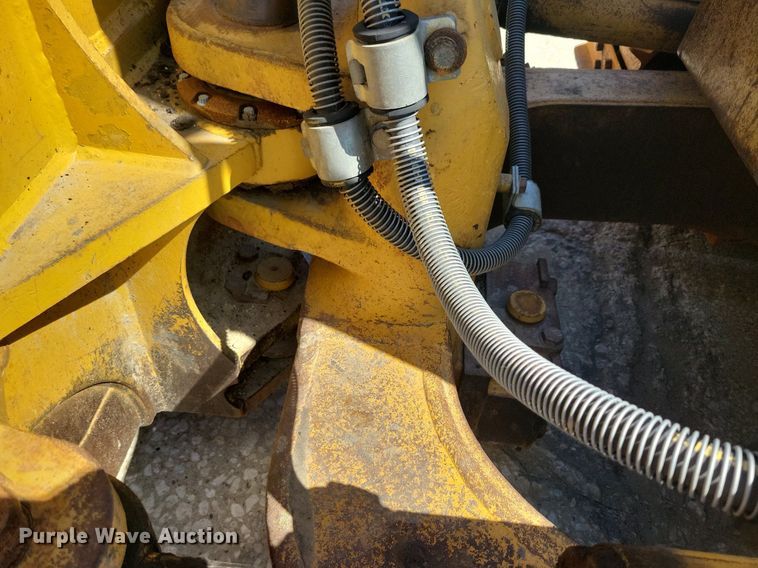 image for item DR4306 2006 Caterpillar D6N XL dozer