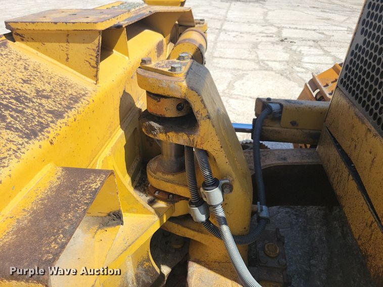 image for item DR4306 2006 Caterpillar D6N XL dozer