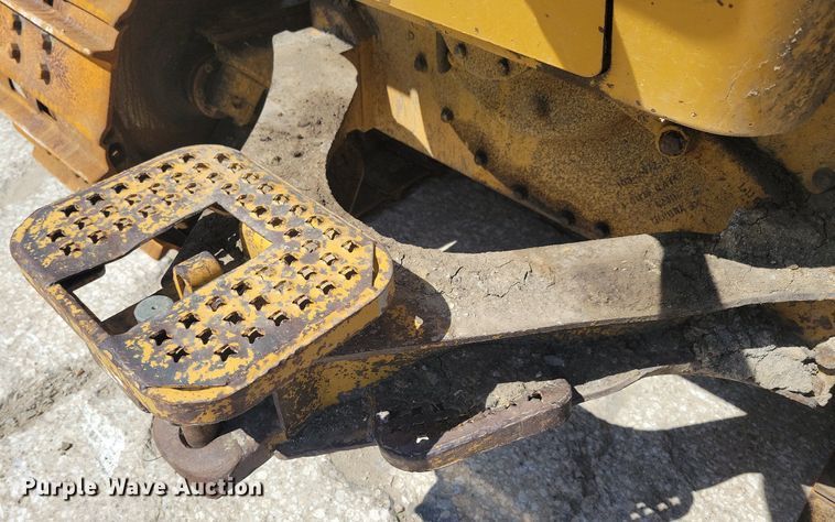 image for item DR4306 2006 Caterpillar D6N XL dozer