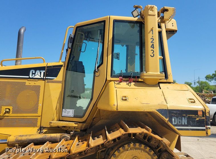 image for item DR4306 2006 Caterpillar D6N XL dozer