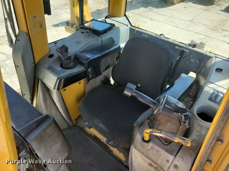 image for item DR4306 2006 Caterpillar D6N XL dozer