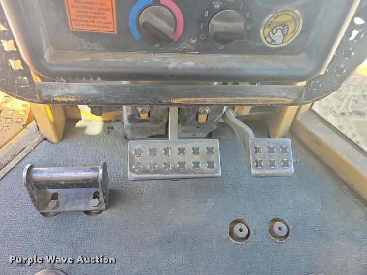 image for item DR4306 2006 Caterpillar D6N XL dozer