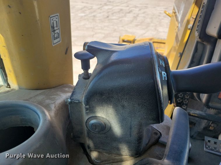 image for item DR4306 2006 Caterpillar D6N XL dozer