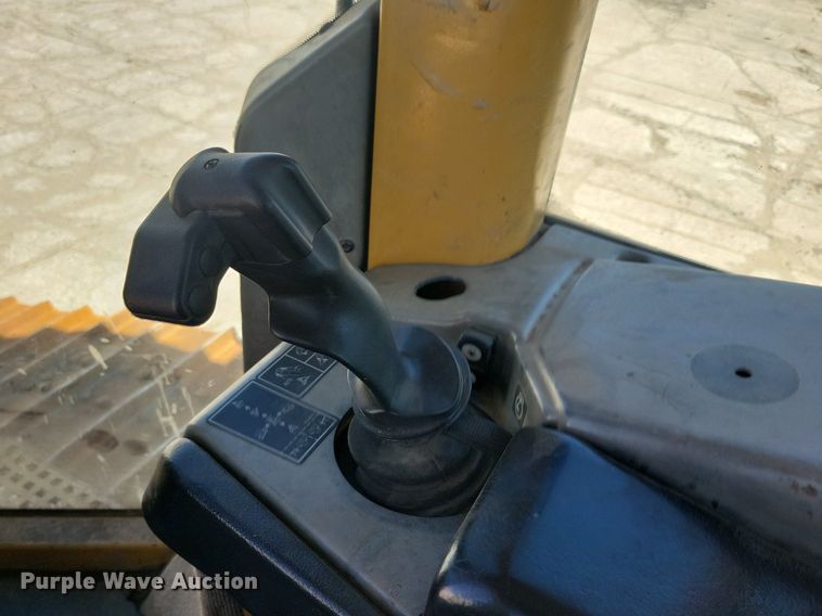 image for item DR4306 2006 Caterpillar D6N XL dozer