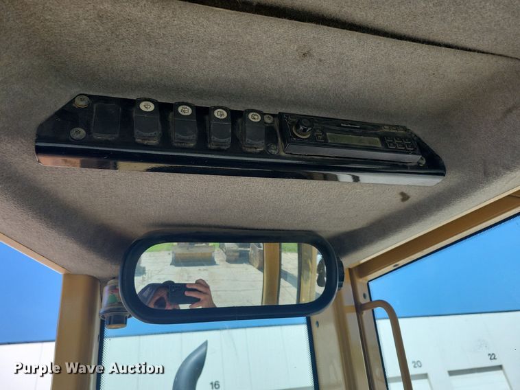 image for item DR4306 2006 Caterpillar D6N XL dozer