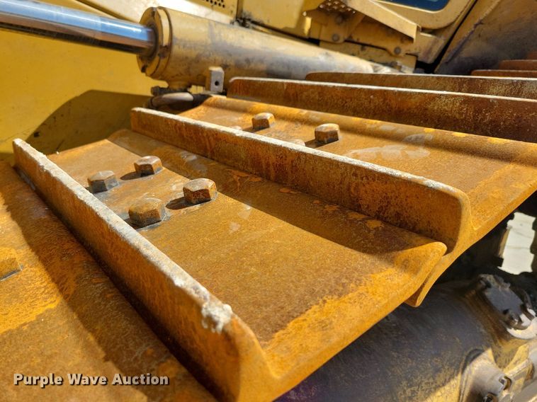 image for item DR4306 2006 Caterpillar D6N XL dozer