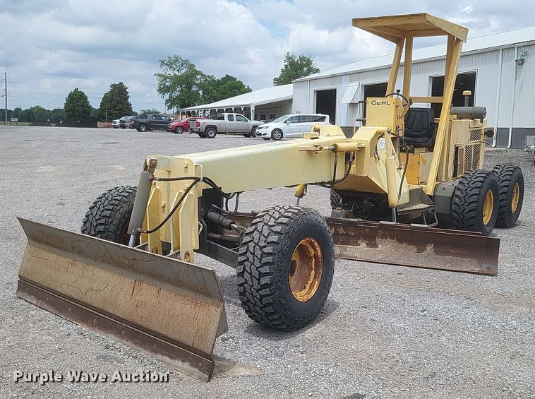 image for item DR4778 Gehl motor grader