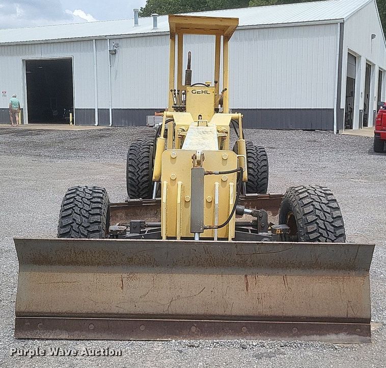 image for item DR4778 Gehl motor grader
