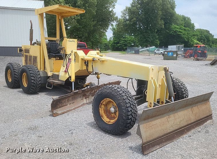 image for item DR4778 Gehl motor grader
