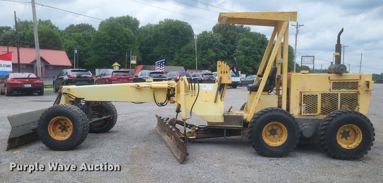 image for item DR4778 Gehl motor grader