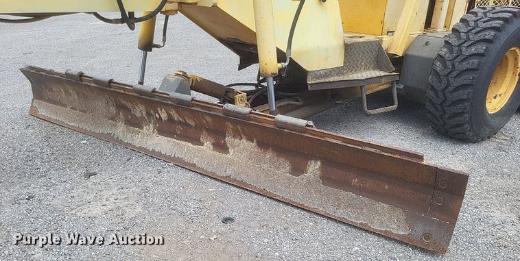 image for item DR4778 Gehl motor grader