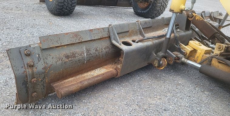 image for item DR4778 Gehl motor grader