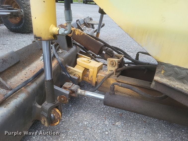 image for item DR4778 Gehl motor grader