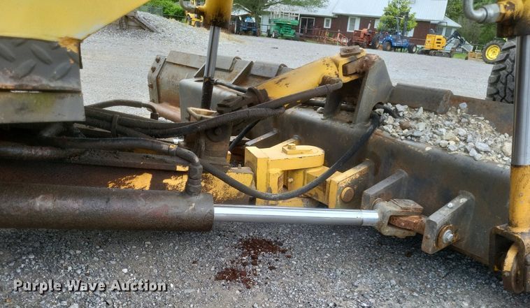 image for item DR4778 Gehl motor grader