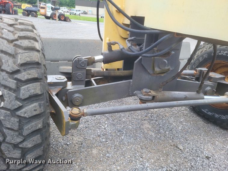 image for item DR4778 Gehl motor grader