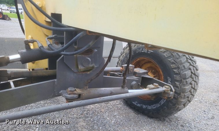 image for item DR4778 Gehl motor grader