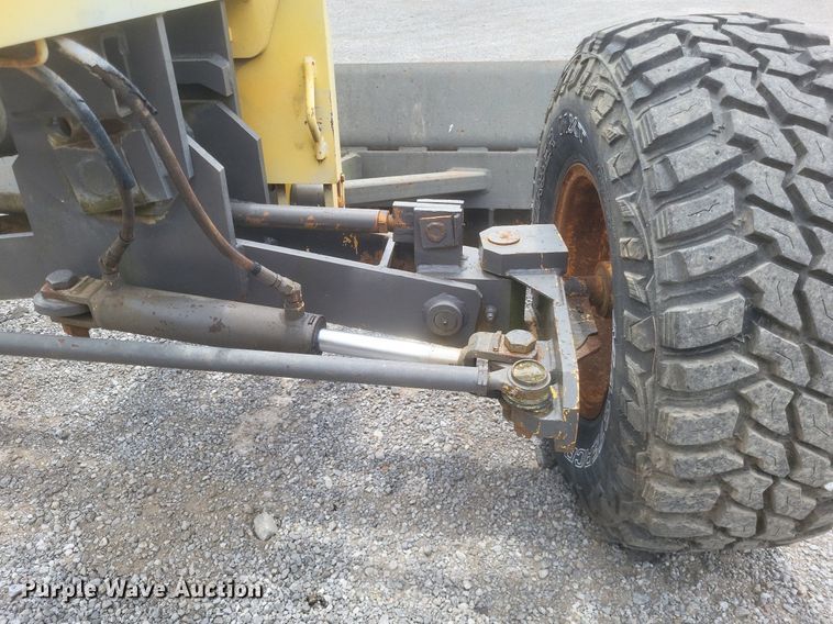 image for item DR4778 Gehl motor grader