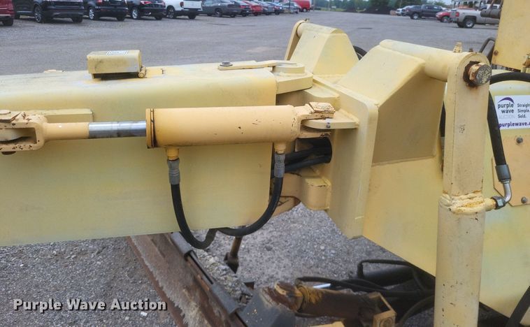 image for item DR4778 Gehl motor grader