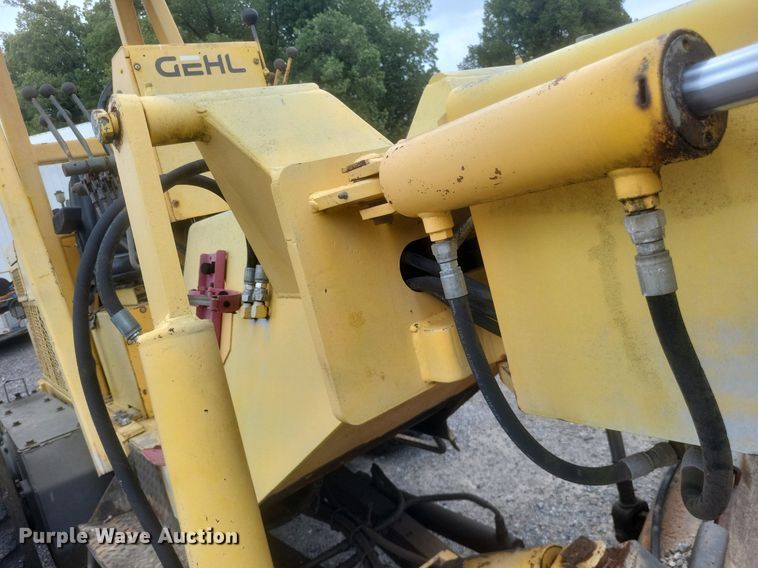 image for item DR4778 Gehl motor grader