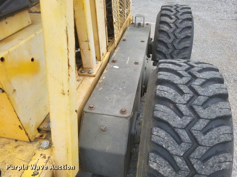 image for item DR4778 Gehl motor grader