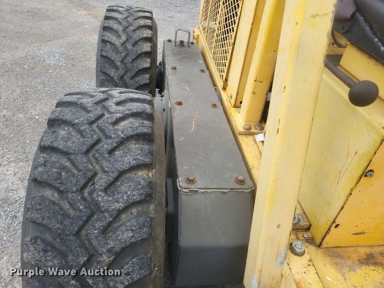 image for item DR4778 Gehl motor grader