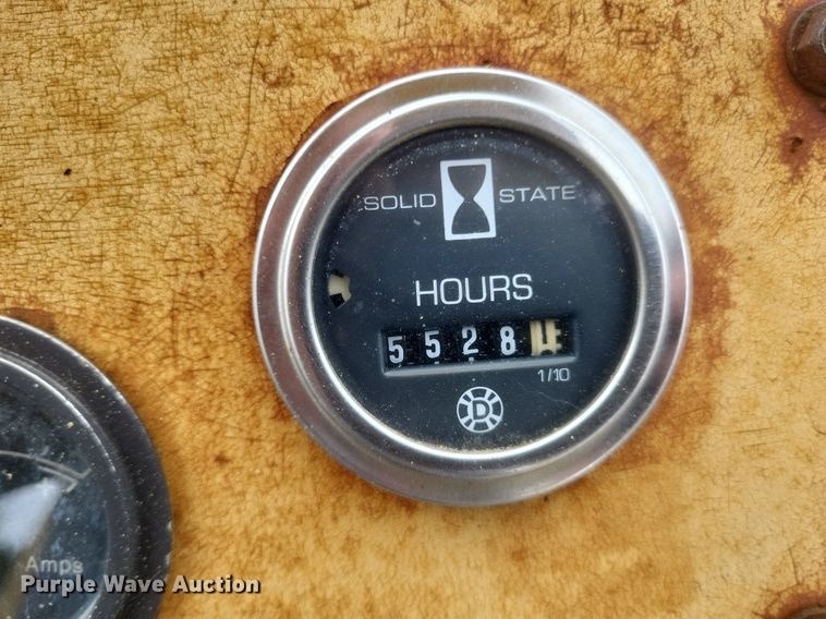 image for item DR4778 Gehl motor grader