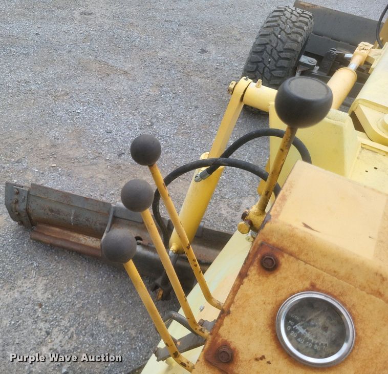 image for item DR4778 Gehl motor grader