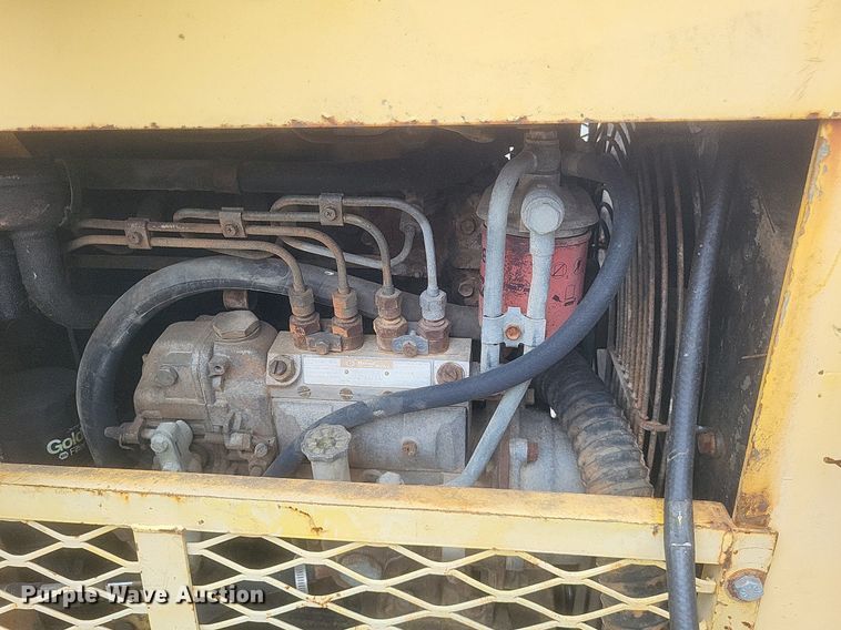 image for item DR4778 Gehl motor grader
