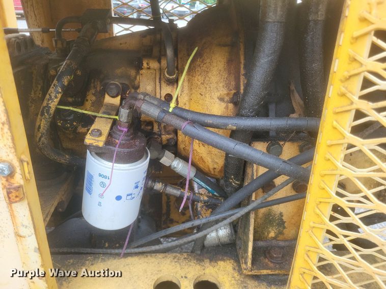 image for item DR4778 Gehl motor grader