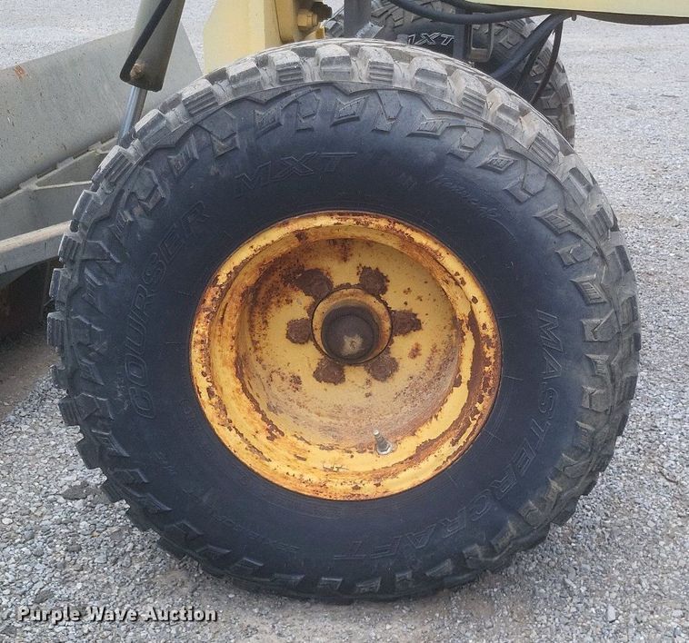 image for item DR4778 Gehl motor grader