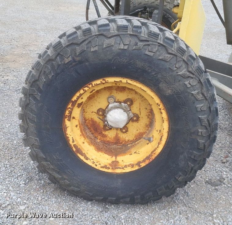 image for item DR4778 Gehl motor grader