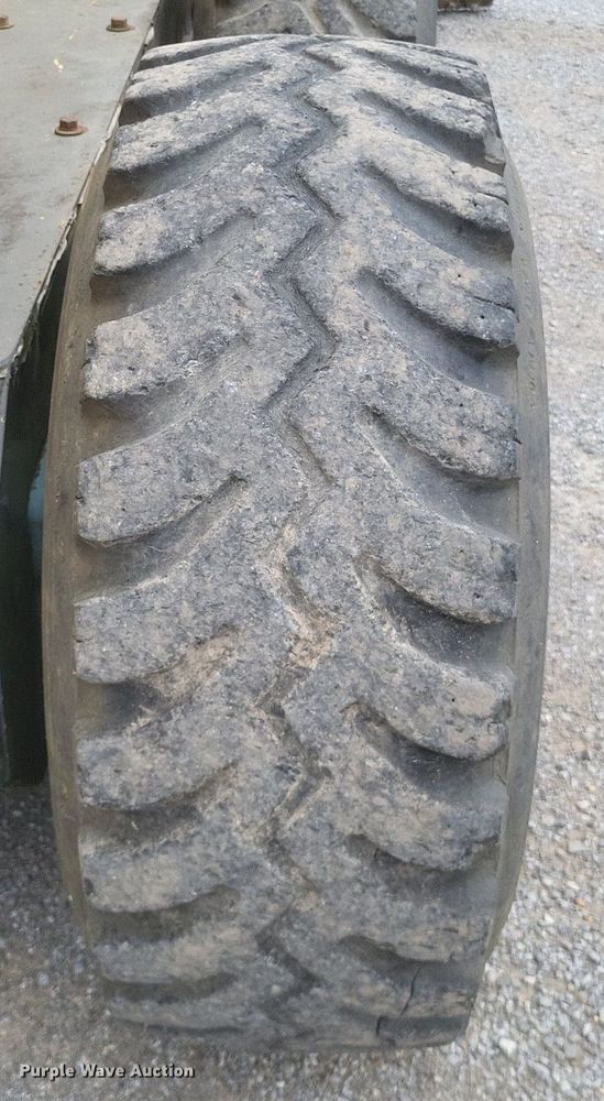 image for item DR4778 Gehl motor grader