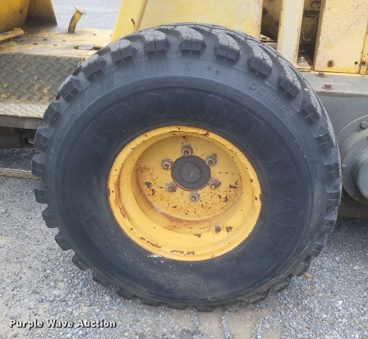 image for item DR4778 Gehl motor grader