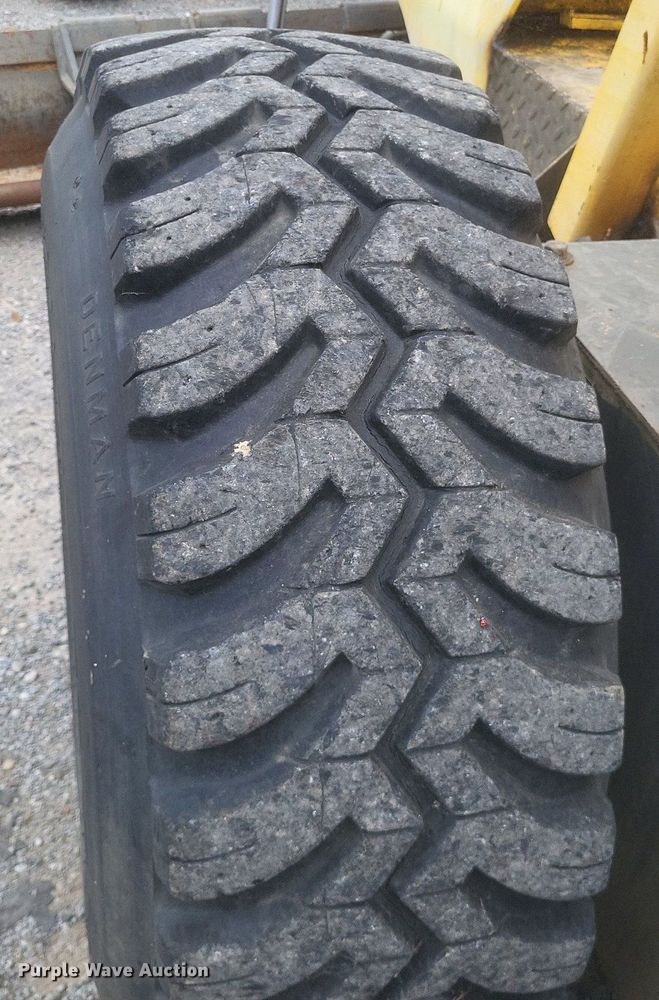 image for item DR4778 Gehl motor grader