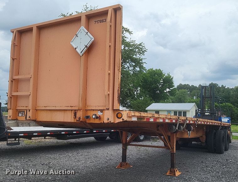 image for item DR4779 2013 Great Dane  FSP-0024-00099 flatbed trailer with forklift