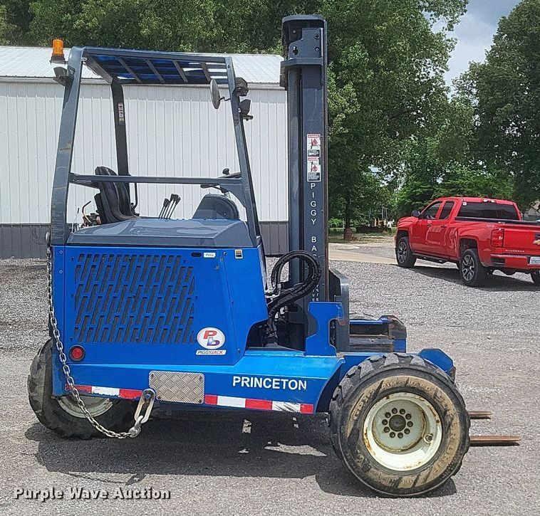 image for item DR4779 2013 Great Dane  FSP-0024-00099 flatbed trailer with forklift