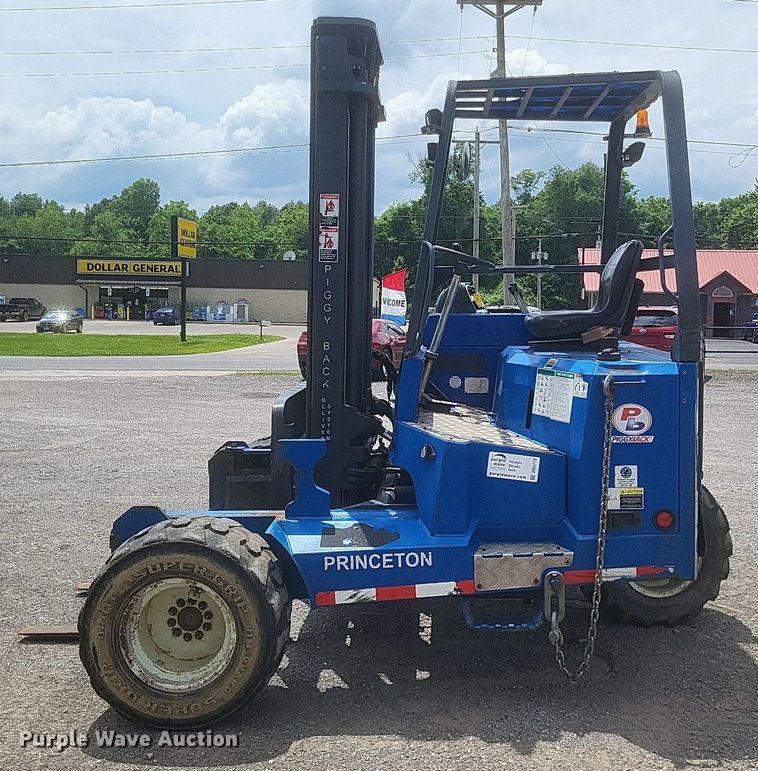 image for item DR4779 2013 Great Dane  FSP-0024-00099 flatbed trailer with forklift