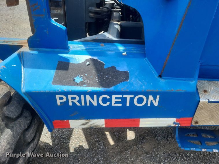 image for item DR4779 2013 Great Dane  FSP-0024-00099 flatbed trailer with forklift