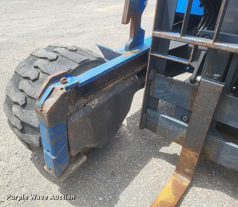 image for item DR4779 2013 Great Dane  FSP-0024-00099 flatbed trailer with forklift