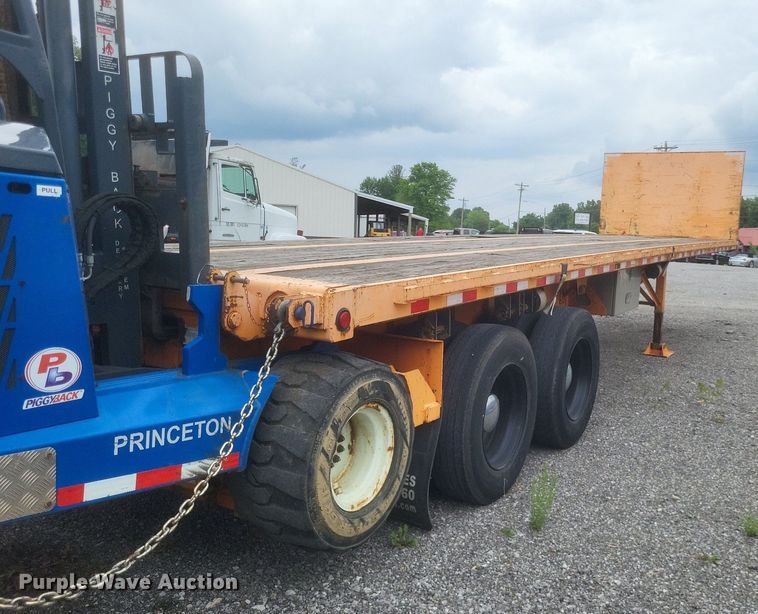 image for item DR4779 2013 Great Dane  FSP-0024-00099 flatbed trailer with forklift