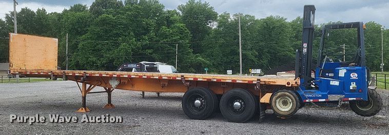 image for item DR4779 2013 Great Dane  FSP-0024-00099 flatbed trailer with forklift
