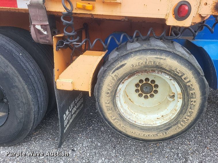 image for item DR4779 2013 Great Dane  FSP-0024-00099 flatbed trailer with forklift