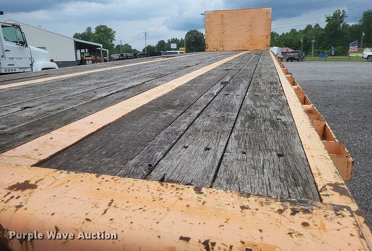 image for item DR4779 2013 Great Dane  FSP-0024-00099 flatbed trailer with forklift