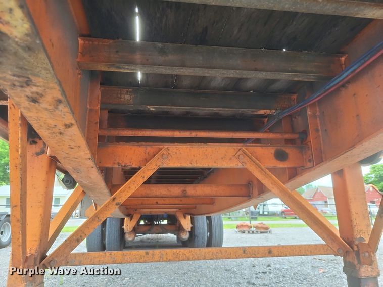 image for item DR4779 2013 Great Dane  FSP-0024-00099 flatbed trailer with forklift