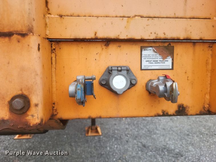 image for item DR4779 2013 Great Dane  FSP-0024-00099 flatbed trailer with forklift