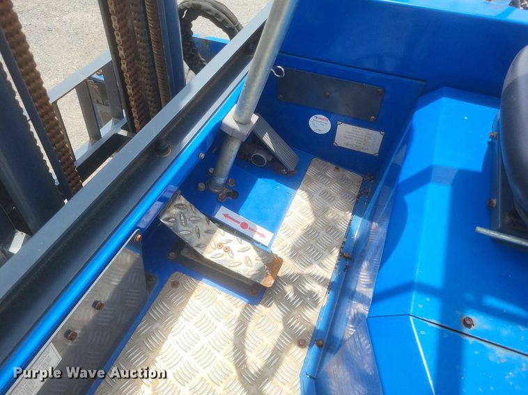 image for item DR4779 2013 Great Dane  FSP-0024-00099 flatbed trailer with forklift